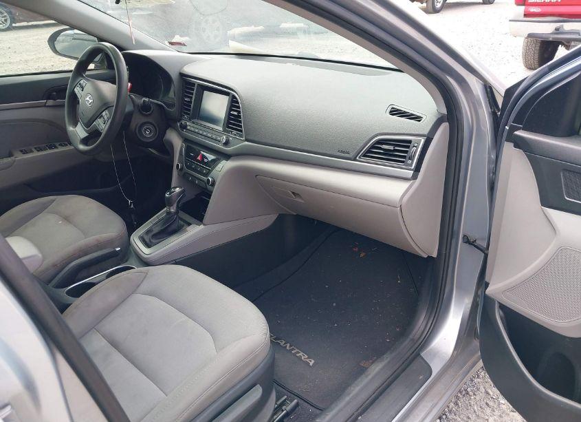 Photo 5 of 2017 Hyundai Elantra SE (VIN 5NPD84LFXHH122266)