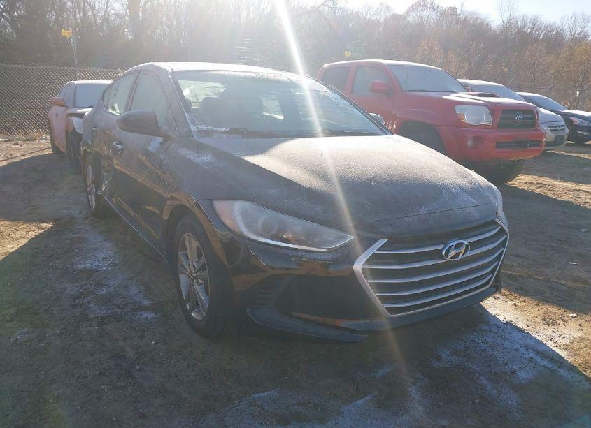 2017 Hyundai Elantra SE (VIN 5NPD84LFXHH150763) main photo