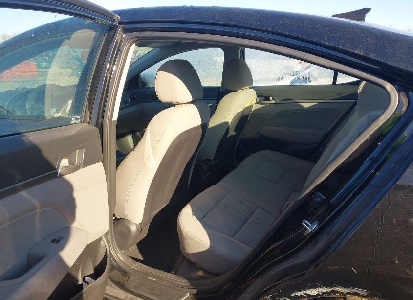 Photo 8 of 2017 Hyundai Elantra SE (VIN 5NPD84LFXHH150763)