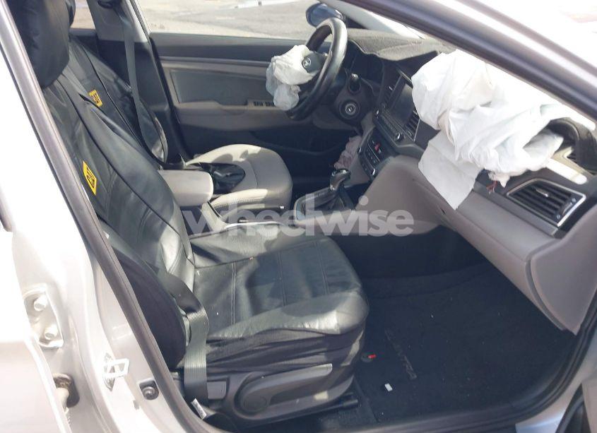 Photo 5 of 2017 Hyundai Elantra SE (VIN 5NPD84LFXHH156272)