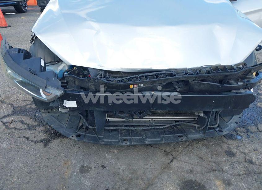 Photo 6 of 2017 Hyundai Elantra SE (VIN 5NPD84LFXHH156272)