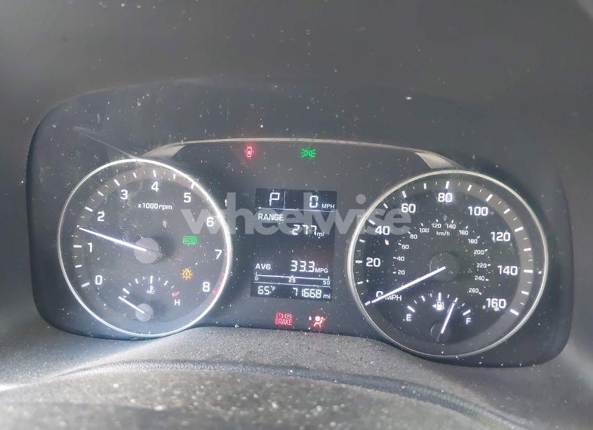 Photo 7 of 2017 Hyundai Elantra SE (VIN 5NPD84LFXHH156272)