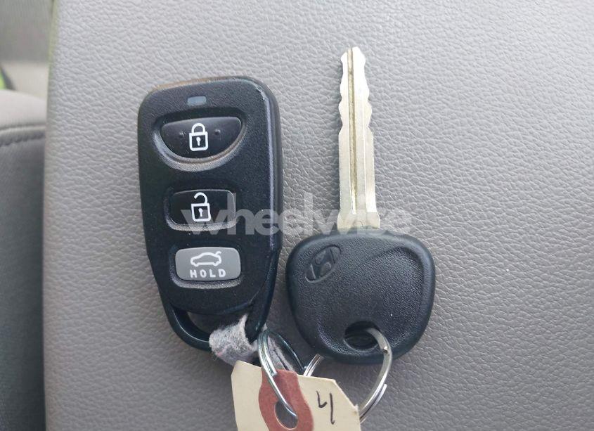 Photo 11 of 2017 Hyundai Elantra SE (VIN 5NPD84LFXHH159480)