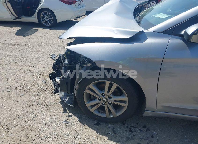 Photo 18 of 2017 Hyundai Elantra SE (VIN 5NPD84LFXHH159480)