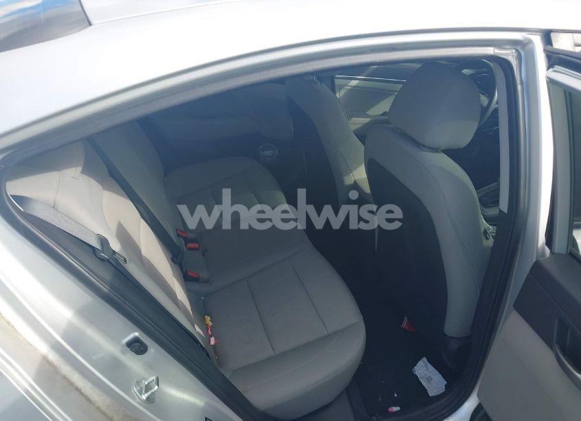 Photo 8 of 2017 Hyundai Elantra SE (VIN 5NPD84LFXHH174996)