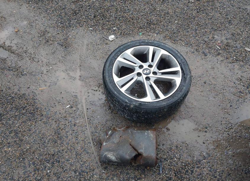 Photo 12 of 2017 Hyundai Elantra LIMITED (VIN 5NPD84LFXHH177929)