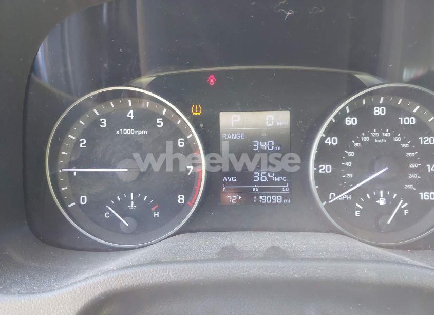 Photo 7 of 2017 Hyundai Elantra SE (VIN 5NPD84LFXHH183858)