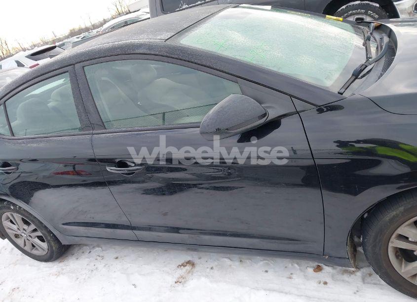 Photo 13 of 2017 Hyundai Elantra SE (VIN 5NPD84LFXHH186470)