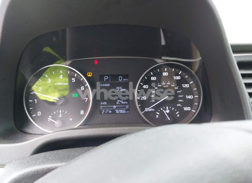 Photo 7 of 2017 Hyundai Elantra SE (VIN 5NPD84LFXHH186470)