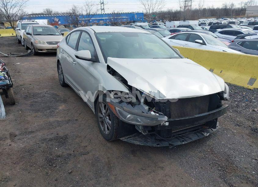 2017 Hyundai Elantra SE (VIN 5NPD84LFXHH204191) main photo