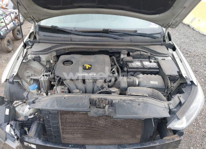 Photo 10 of 2017 Hyundai Elantra SE (VIN 5NPD84LFXHH204191)