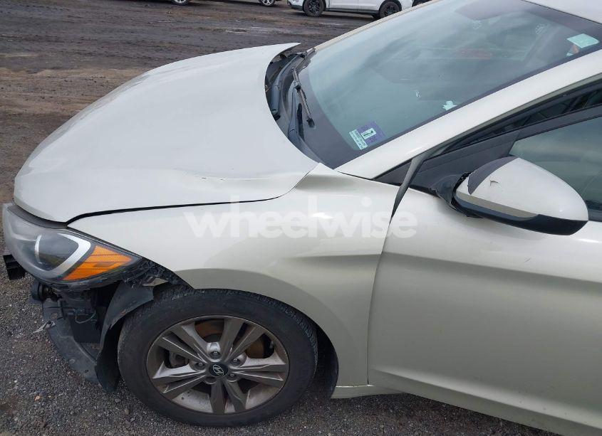 Photo 18 of 2017 Hyundai Elantra SE (VIN 5NPD84LFXHH204191)