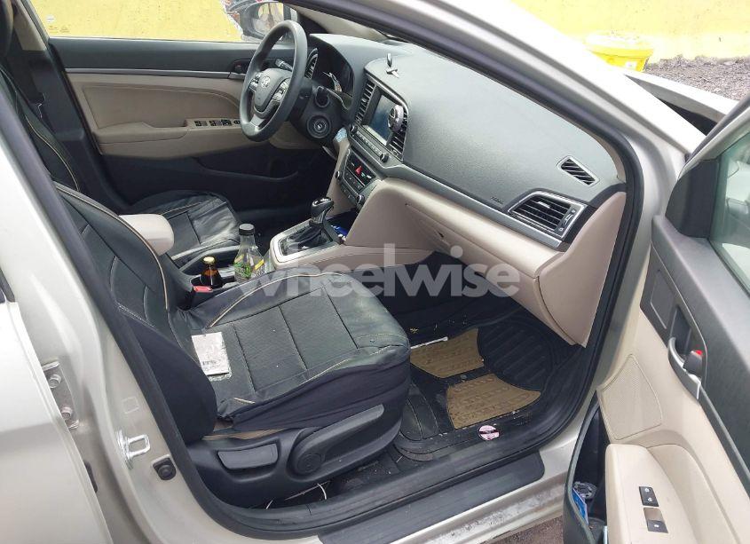 Photo 5 of 2017 Hyundai Elantra SE (VIN 5NPD84LFXHH204191)