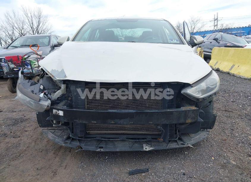Photo 6 of 2017 Hyundai Elantra SE (VIN 5NPD84LFXHH204191)