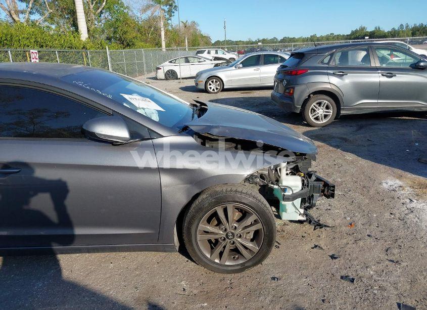 Photo 13 of 2018 Hyundai Elantra SEL (VIN 5NPD84LFXJH239903)