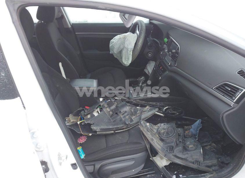 Photo 5 of 2018 Hyundai Elantra SEL (VIN 5NPD84LFXJH240744)