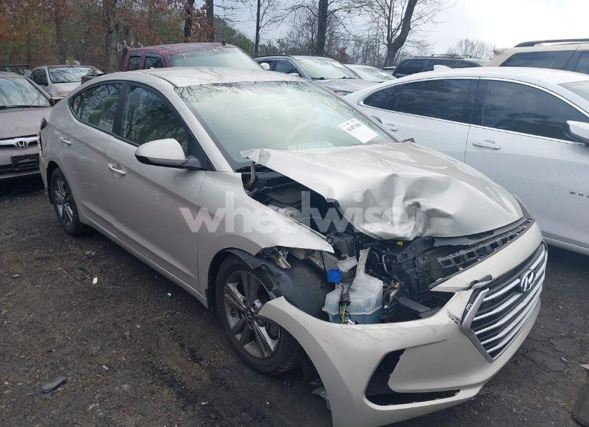 2018 Hyundai Elantra SEL (VIN 5NPD84LFXJH260069) main photo