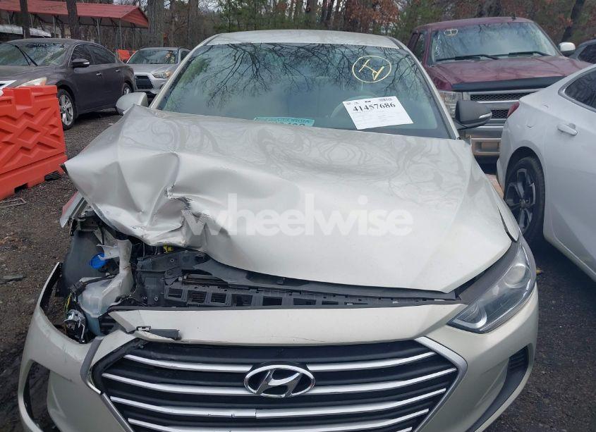 Photo 12 of 2018 Hyundai Elantra SEL (VIN 5NPD84LFXJH260069)
