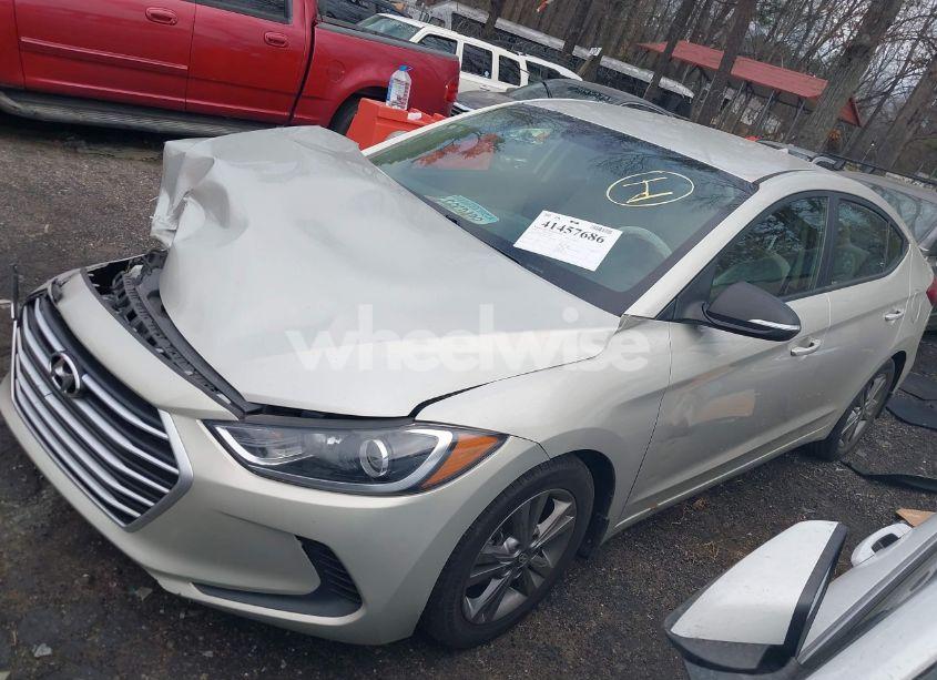 Photo 2 of 2018 Hyundai Elantra SEL (VIN 5NPD84LFXJH260069)