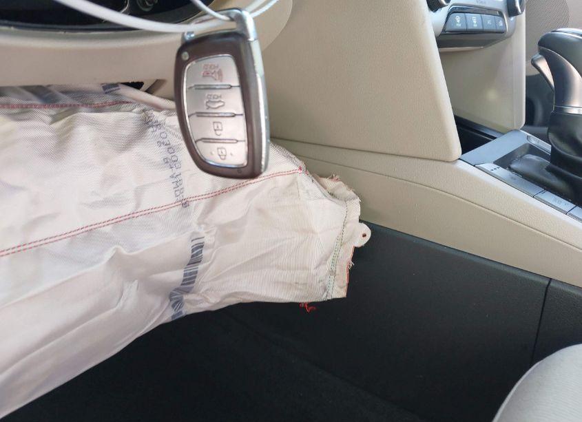 Photo 11 of 2018 Hyundai Elantra VALUE EDITION (VIN 5NPD84LFXJH264994)