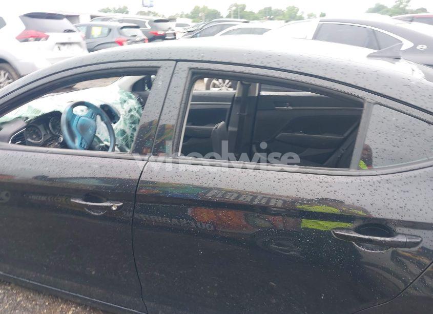 Photo 14 of 2018 Hyundai Elantra SEL (VIN 5NPD84LFXJH282864)