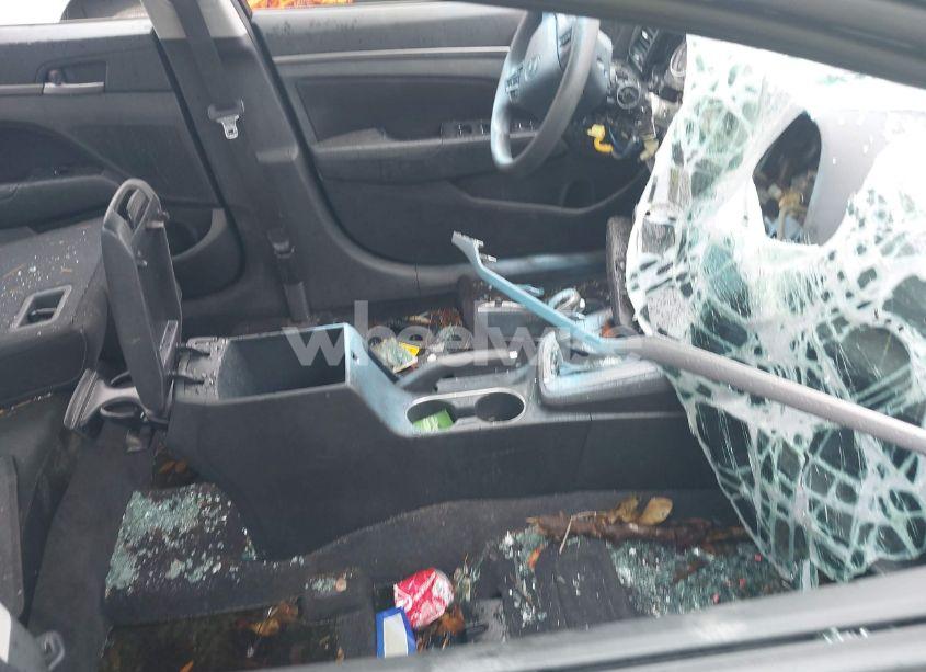 Photo 5 of 2018 Hyundai Elantra SEL (VIN 5NPD84LFXJH282864)