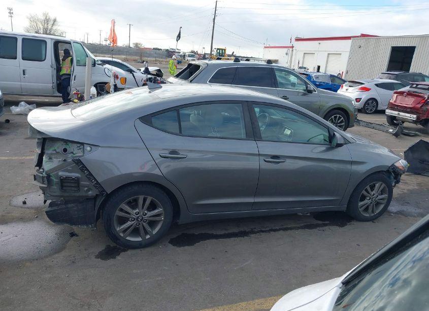 Photo 13 of 2018 Hyundai Elantra SEL (VIN 5NPD84LFXJH288454)