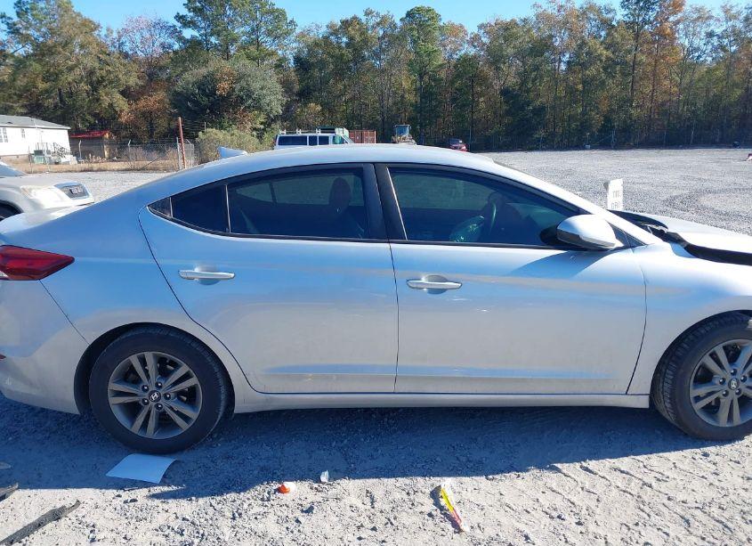 Photo 13 of 2018 Hyundai Elantra SEL (VIN 5NPD84LFXJH294481)