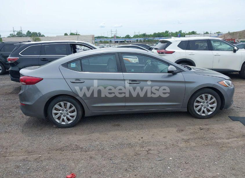 Photo 13 of 2018 Hyundai Elantra SEL (VIN 5NPD84LFXJH295002)
