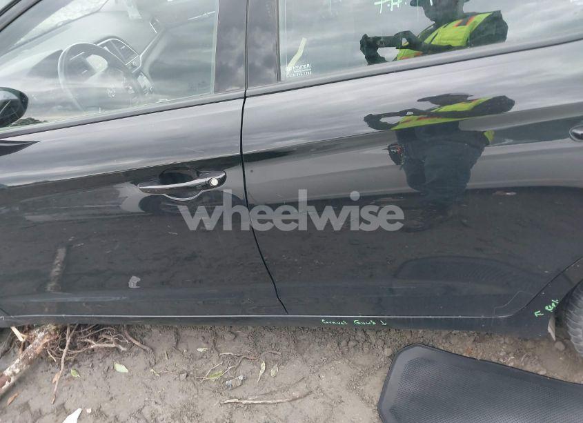 Photo 14 of 2018 Hyundai Elantra VALUE EDITION (VIN 5NPD84LFXJH376162)