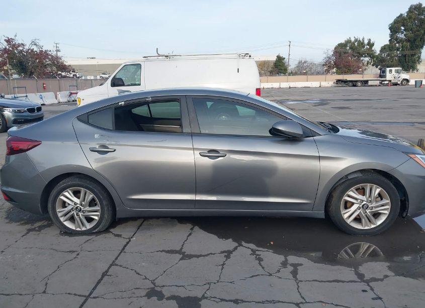Photo 12 of 2019 Hyundai Elantra SEL (VIN 5NPD84LFXKH425541)