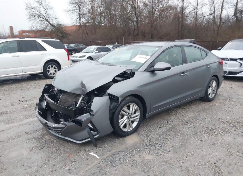 Photo 2 of 2019 Hyundai Elantra SEL (VIN 5NPD84LFXKH426866)