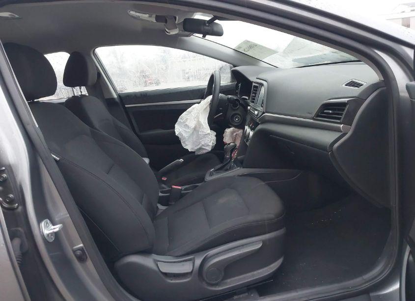 Photo 5 of 2019 Hyundai Elantra SEL (VIN 5NPD84LFXKH426866)