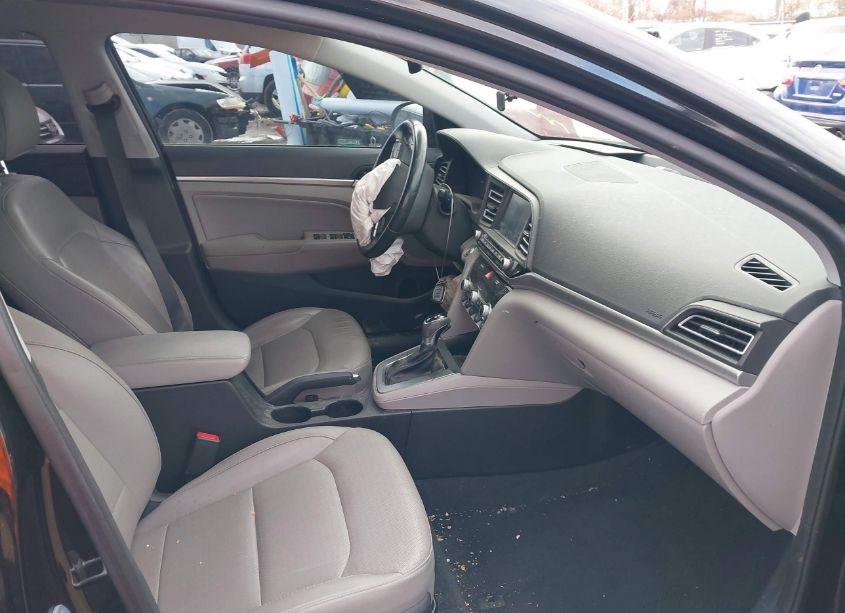 Photo 5 of 2019 Hyundai Elantra LIMITED (VIN 5NPD84LFXKH430531)