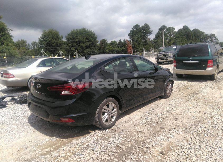 Photo 4 of 2019 Hyundai Elantra SEL (VIN 5NPD84LFXKH455140)