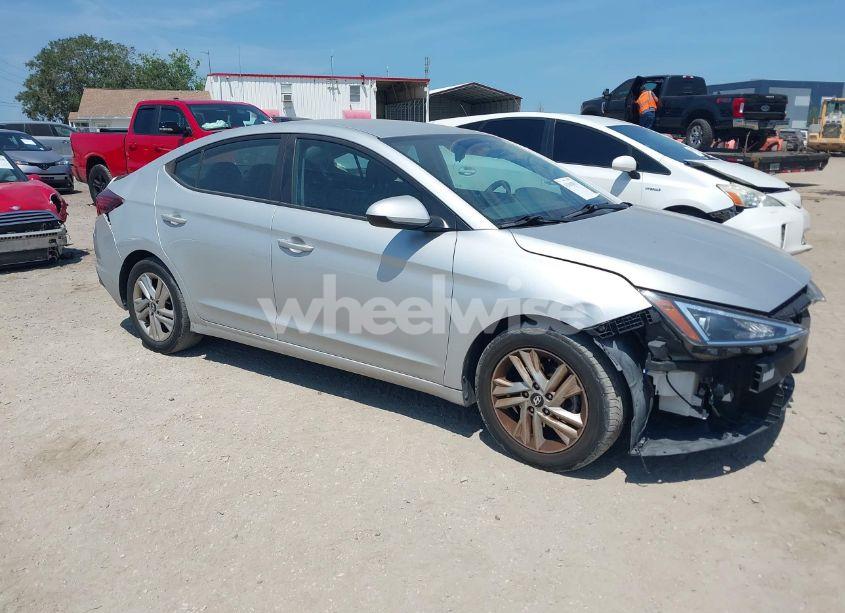 2019 Hyundai Elantra SEL (VIN 5NPD84LFXKH466932) main photo
