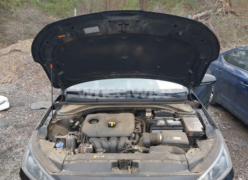 Photo 10 of 2019 Hyundai Elantra SEL (VIN 5NPD84LFXKH467868)