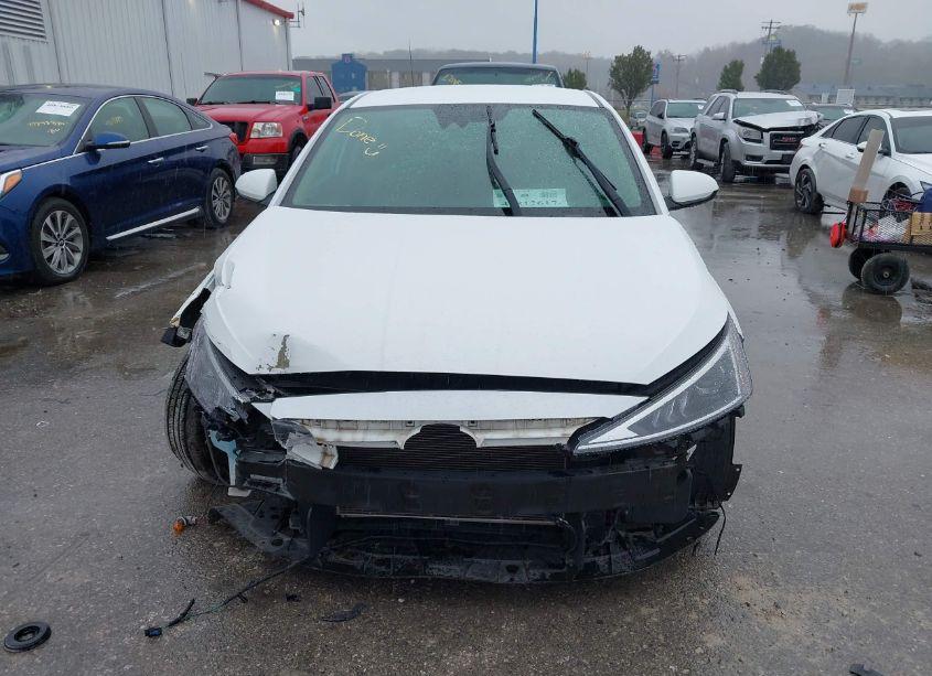 Photo 12 of 2019 Hyundai Elantra SEL (VIN 5NPD84LFXKH468826)