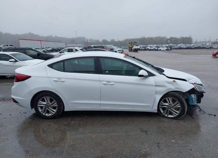 Photo 13 of 2019 Hyundai Elantra SEL (VIN 5NPD84LFXKH468826)