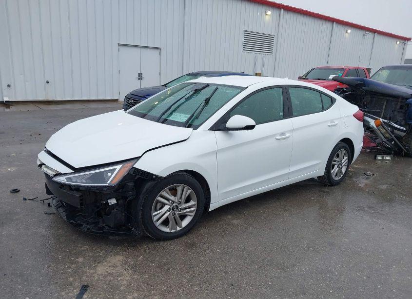Photo 2 of 2019 Hyundai Elantra SEL (VIN 5NPD84LFXKH468826)