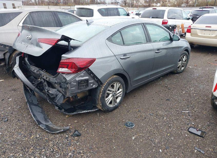 Photo 4 of 2019 Hyundai Elantra SEL (VIN 5NPD84LFXKH479471)
