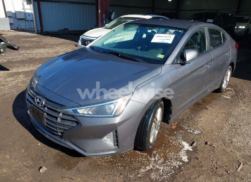 Photo 2 of 2020 Hyundai Elantra SEL (VIN 5NPD84LFXLH513314)
