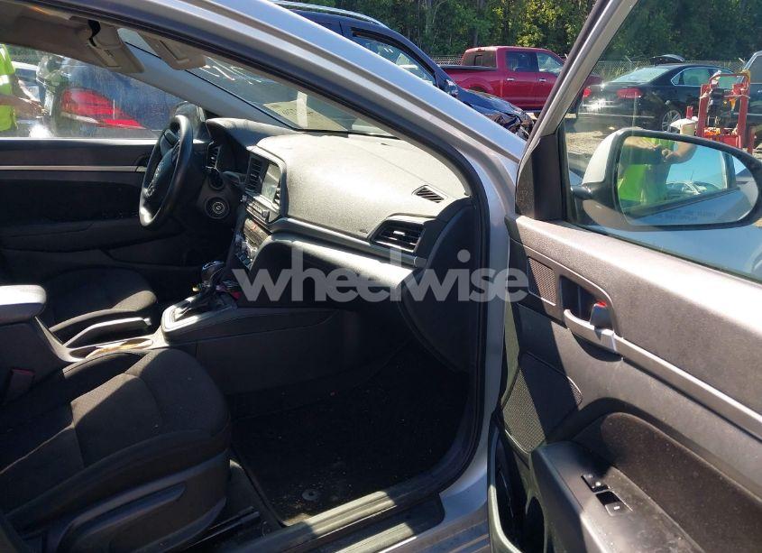 Photo 5 of 2020 Hyundai Elantra SEL (VIN 5NPD84LFXLH523891)