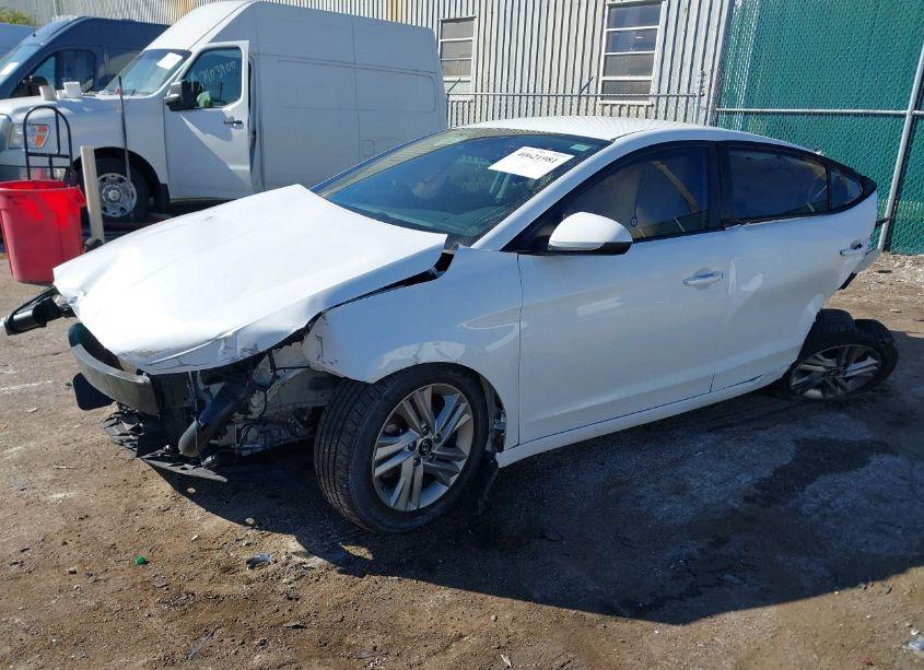 Photo 2 of 2020 Hyundai Elantra SEL (VIN 5NPD84LFXLH528654)