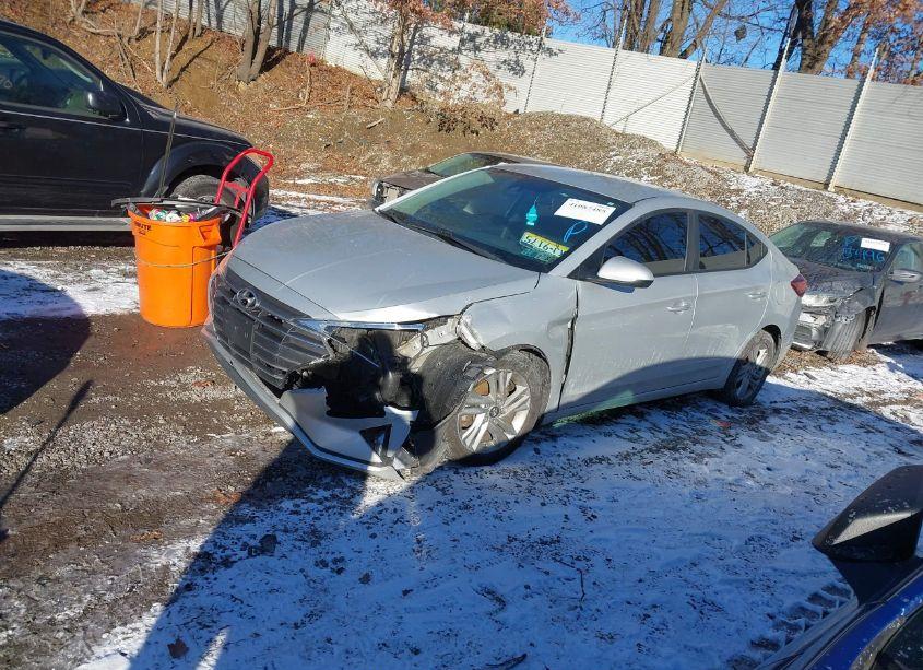 Photo 2 of 2020 Hyundai Elantra SEL (VIN 5NPD84LFXLH537046)