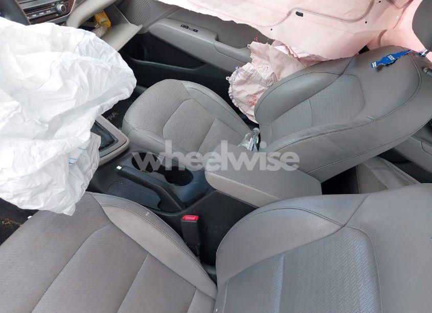 Photo 5 of 2020 Hyundai Elantra LIMITED (VIN 5NPD84LFXLH537113)