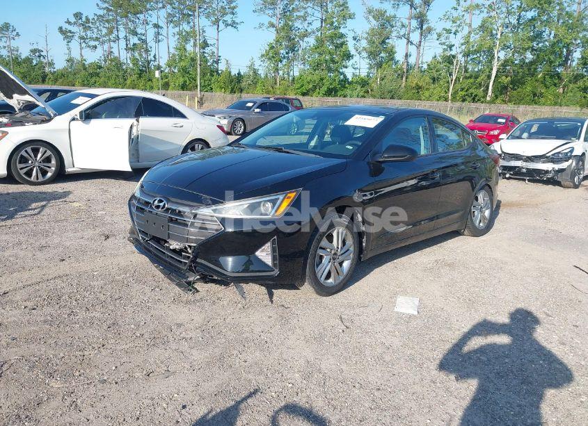 Photo 2 of 2020 Hyundai Elantra SEL (VIN 5NPD84LFXLH547463)
