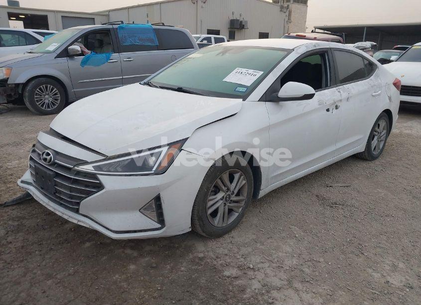 Photo 2 of 2020 Hyundai Elantra SEL (VIN 5NPD84LFXLH557474)