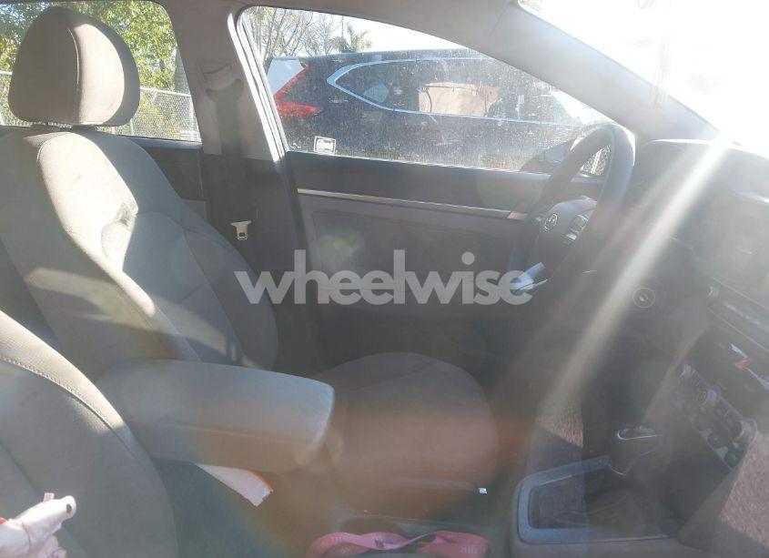 Photo 5 of 2020 Hyundai Elantra (VIN 5NPD84LFXLH576669)