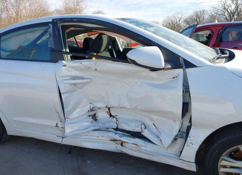 Photo 6 of 2020 Hyundai Elantra SEL (VIN 5NPD84LFXLH579619)